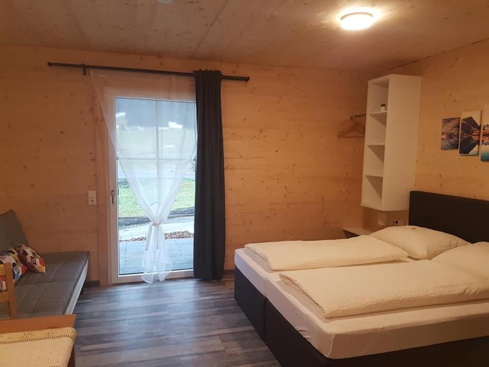 Gaestehaus Am Hahnenkamm 로이테 외부 사진