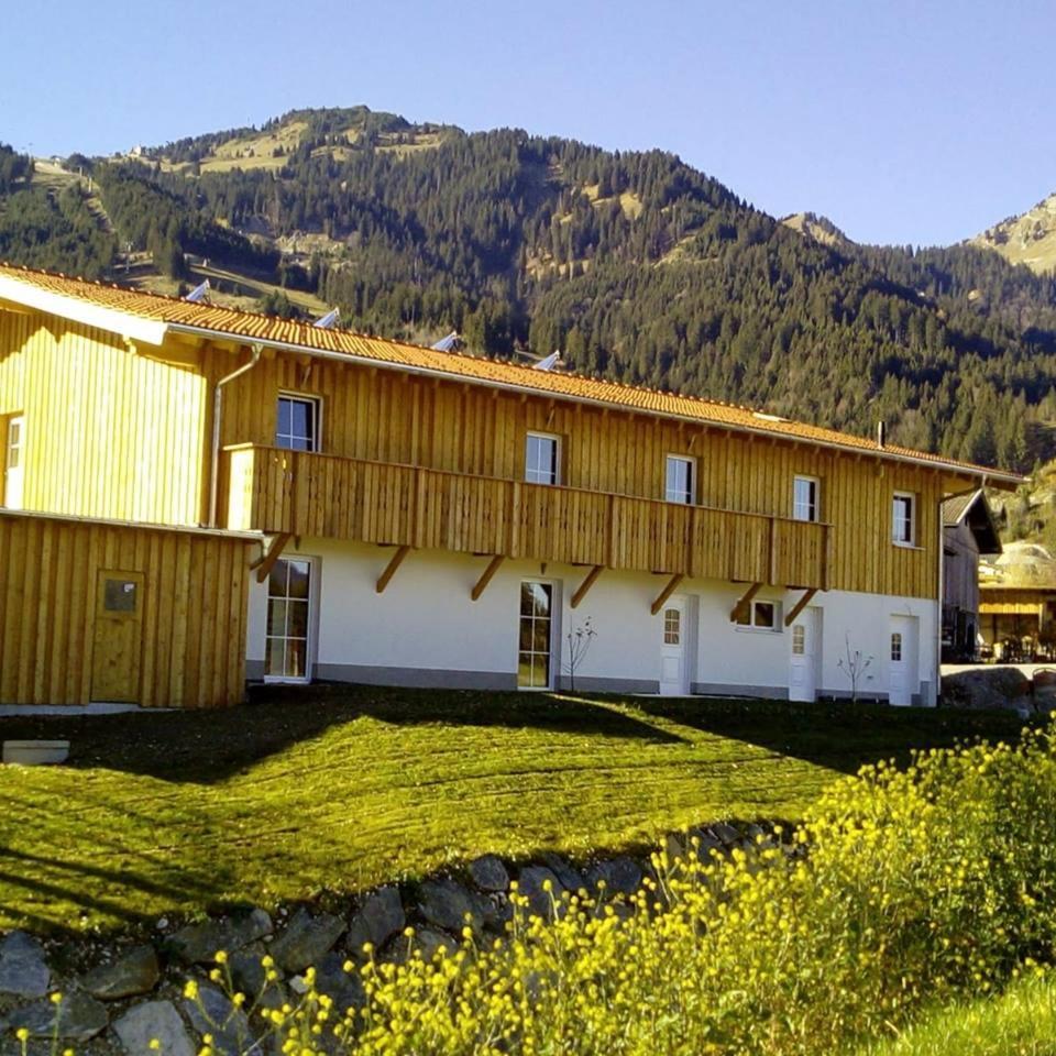 Gaestehaus Am Hahnenkamm 로이테 외부 사진